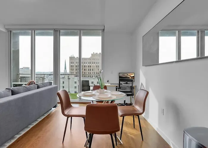 Apartamento Bright 1br Near Bokcenter-gym,lounge,balcony,petok